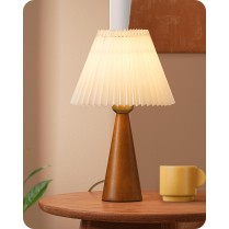 Pleated lampshade table lamp